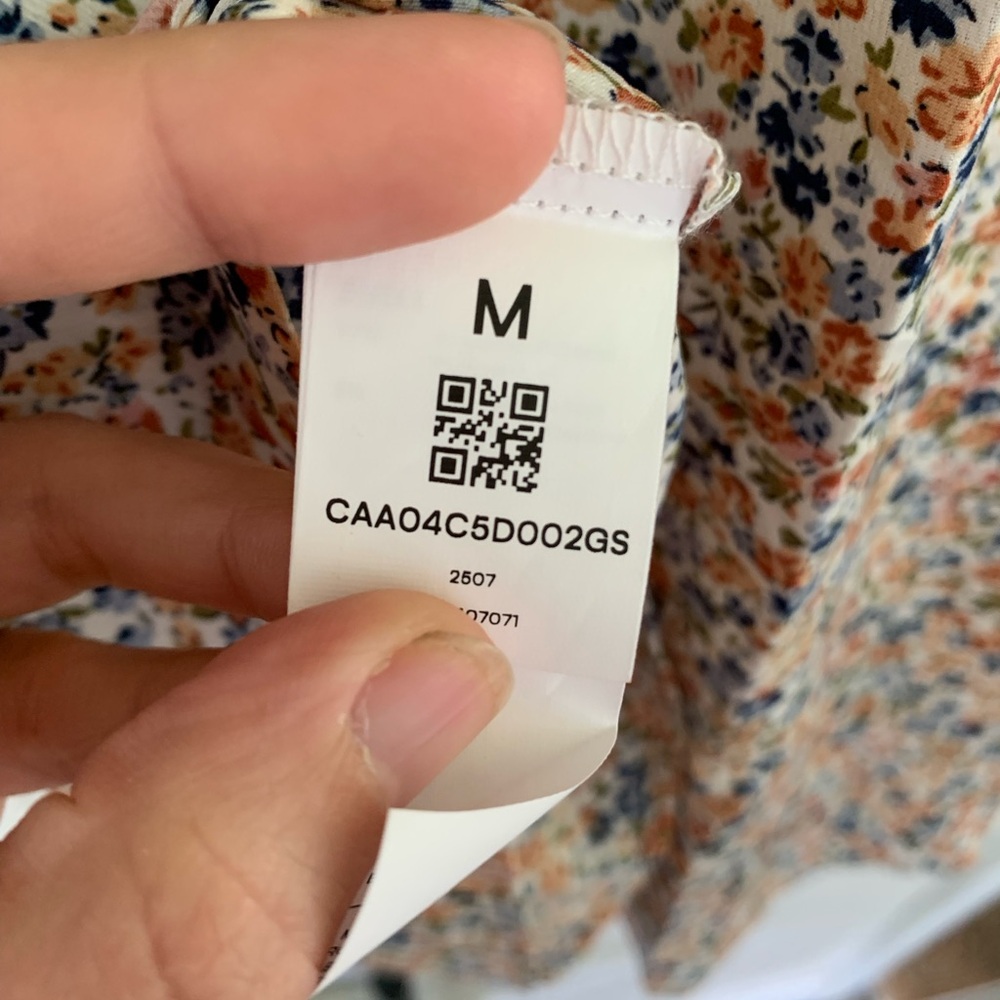 Cupshe blouse - Picture 6 of 7